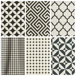 Peut inclure: Six motifs géométriques noirs et blancs sur un fond beige. Les motifs comprennent des cercles, des carrés, des losanges et des triangles.
