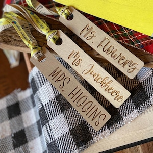 Teacher Bookmark, Teacher Appreciation Gift, Teacher Gift, Gift for Teacher, Personalized Bookmark, Thank You Bookmark, Gift From Student