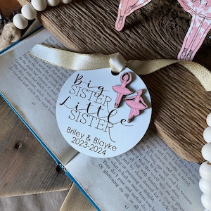 Neue Sibling Ornament, große Schwester kleine Schwester, Baby Schwester Ornament, Ballerina Tänzerin Ornament, New Baby Ornament, Baby Geschenk, Geschenk für sie