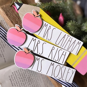 Teacher Appreciation Gift, Teacher Gift, Gift for Teacher, Personalized Bookmark, Thank You Bookmark, Gift From Student, Teacher Bookmark