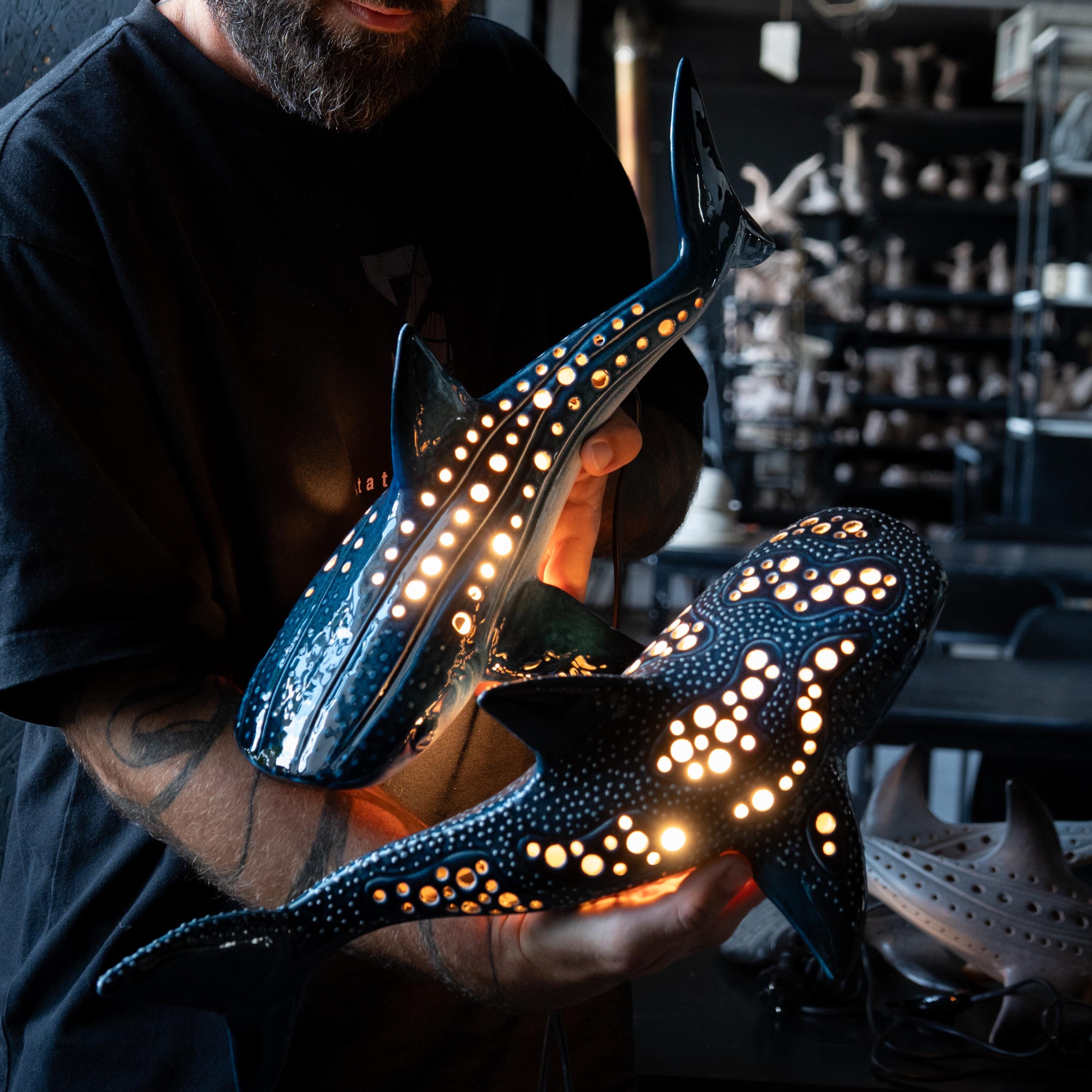 Ocean Life (海の生きもの) 彫刻アクセサリー　4-1A,1B Whaleshark Ceramic Sculptural Lamp - Perfect Match to the Coastal