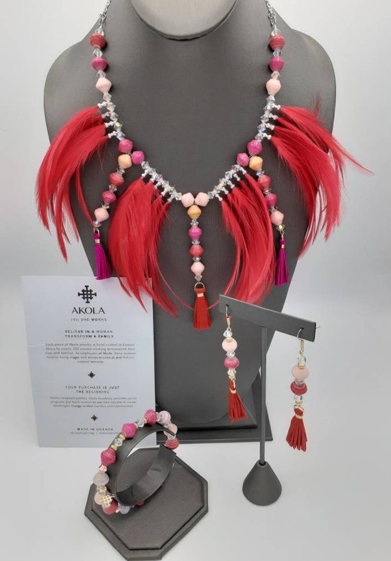 AKOLA beads and Feathers in pink and red