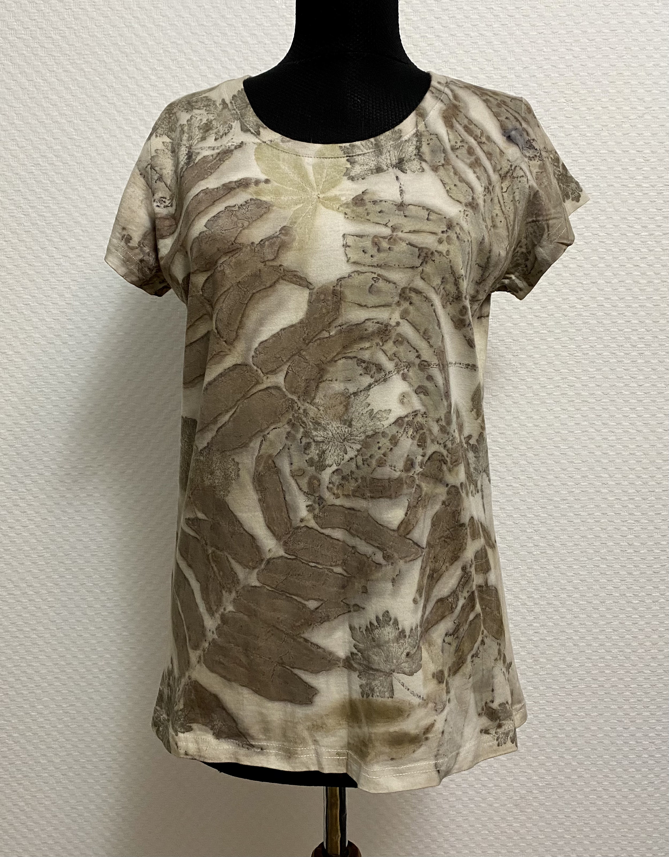 T-shirt Eco Print From the Collection urban Botanyof - Etsy