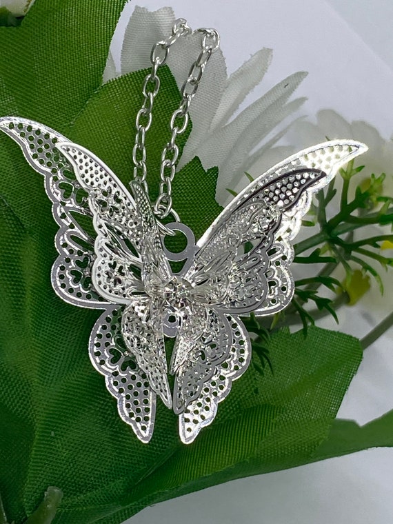 AITIEI Ice Out Cuba Rhinestone Butterfly Pendant Necklace Hip Hop Butterfly  Jewelry Ornament For Women, Tennis Choker From Shuiyan168, $18.38 |  DHgate.Com