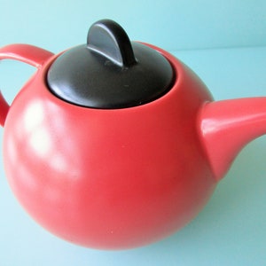 Ships FREE! 3cup Vintage Teapot Heavy Ceramic Pink Black Tea Pot  Modern Teapot 1950s Look!  Pink + Black Matte Kitchen Decor