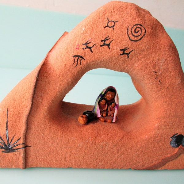 SHIPS FREE! Red Sandstone Arch Sculpture 1-of-a-Kind Southwest USA Mother Child Indian Figures, Natural Stone Mixed Media Tabletop/Shelf Art
