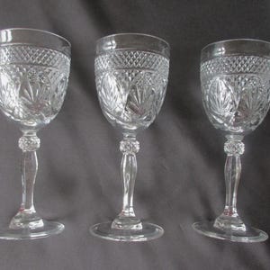 Ships FREE! 8"h Set of 3 French Crystal Wine Glasses by Cristal D'Arques Paris, 3 French Wine Stems 'Antique Clear w Knob Stem' Pattern 10oz