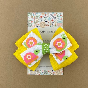 Turtle Hair Bow, Turtle Hair Clip, Turtle Bow, Yellow Bow, Girls Hair Bow, Turtle Clip, Hair Clip, Hair Bow, Handmade Bow