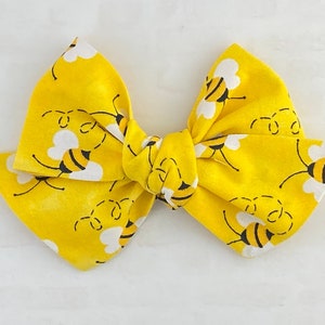 Bumble Bee Bow, Honey Bee Bow, Yellow Bee Bow, Toddler Bow, Baby Bow, Girls Hair Bow, Hair Bow, Bee Hair Clip, Bee Hair Bow, Baby Hair Bow