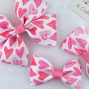 Girls Love Hair Bow, Valentine's day Hair Bow, Toddler Hair Bow, Red Heart Hair bow, Valentines Hair Clip, Valentine's Bow, LoveHair Clip