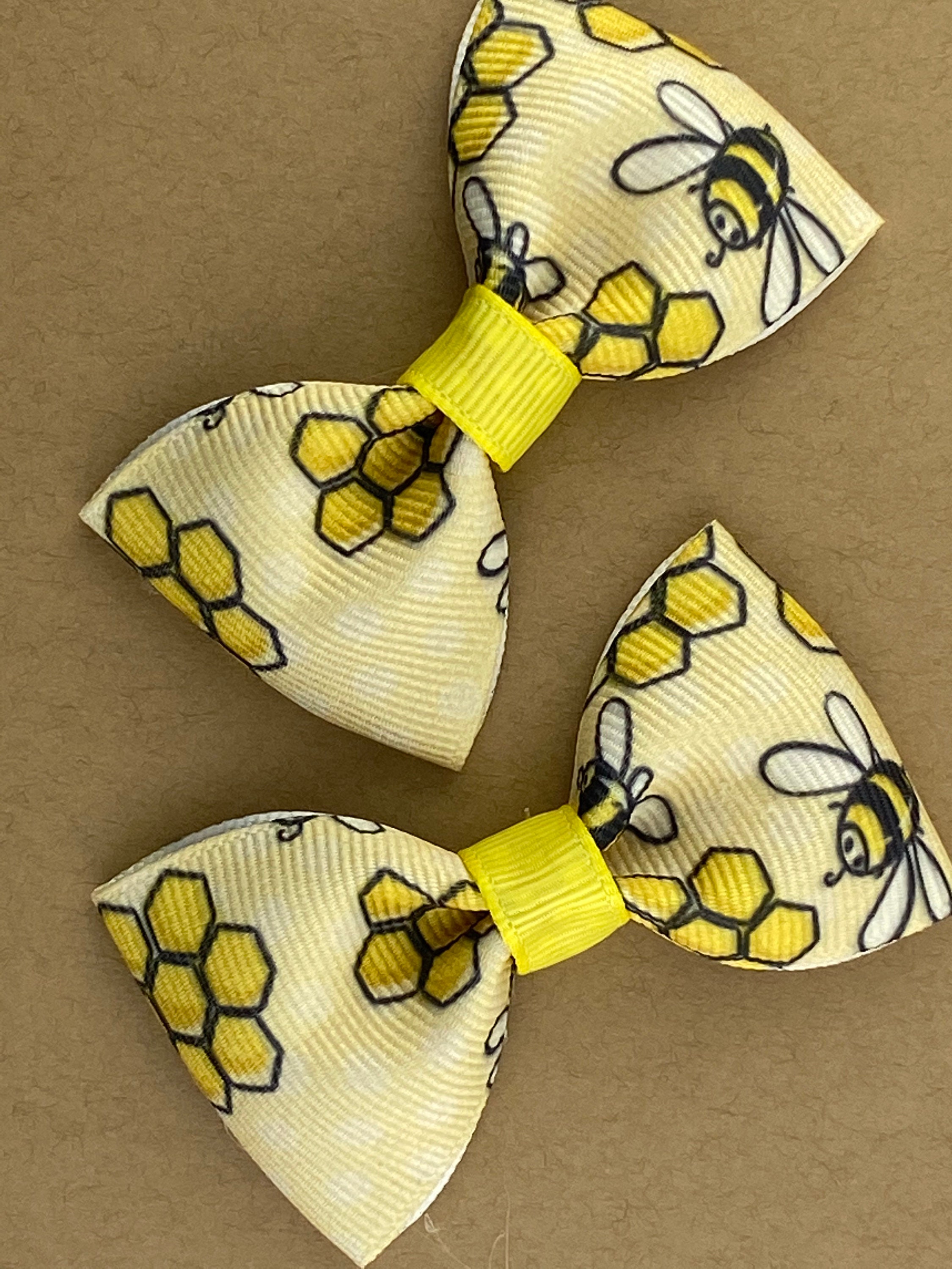 HANDMADE. Bumblebee Hair Bow . Bee Hair Bow. Bee Hair Clip . Bumblebee Bow . Bee Clip Bow