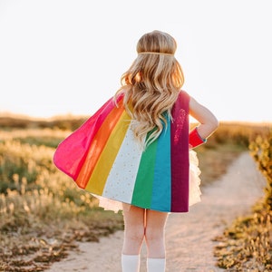 Cape de super-héros pour enfant, anniversaire de super-héros, cape de super-héros pour fille, cape de super-héros personnalisée, cape de super-héros, cape pour tout-petit, cape arc-en-ciel