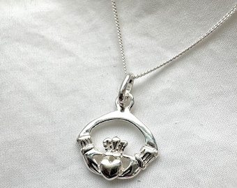 Claddagh-halsband i massivt 925 sterlingsilver | Irländsk kärlek, lojalitet, vänskap, alla hjärtans dag
