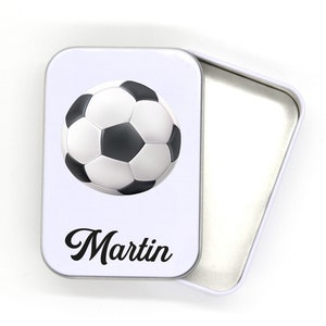 SB75 Boîte métallique sport personnalisée avec le prénom de votre choix, foot, basket, rugby, tennis, boîte à bons points, boîte à images,