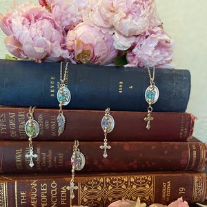 Divine Mercy Silver medal. Jesus I trust in you. Necklace, catholic prayer, rosary.