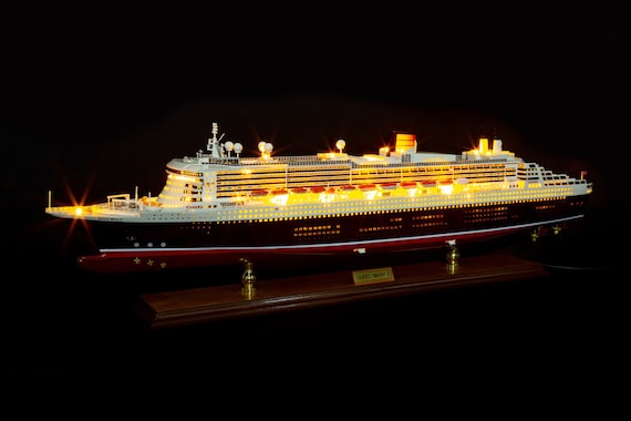 クイーン・メリー2号 クルーズ船モデル LEDライト付き 86 cm (34