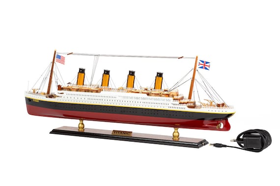 Modello RMS TITANIC Modello di crociera del Titanic con LUCI 60 cm 23,6,  Modelli di crociere in legno, Modelli di navi in legno, Modelli con luci,  Modello in legno -  Italia