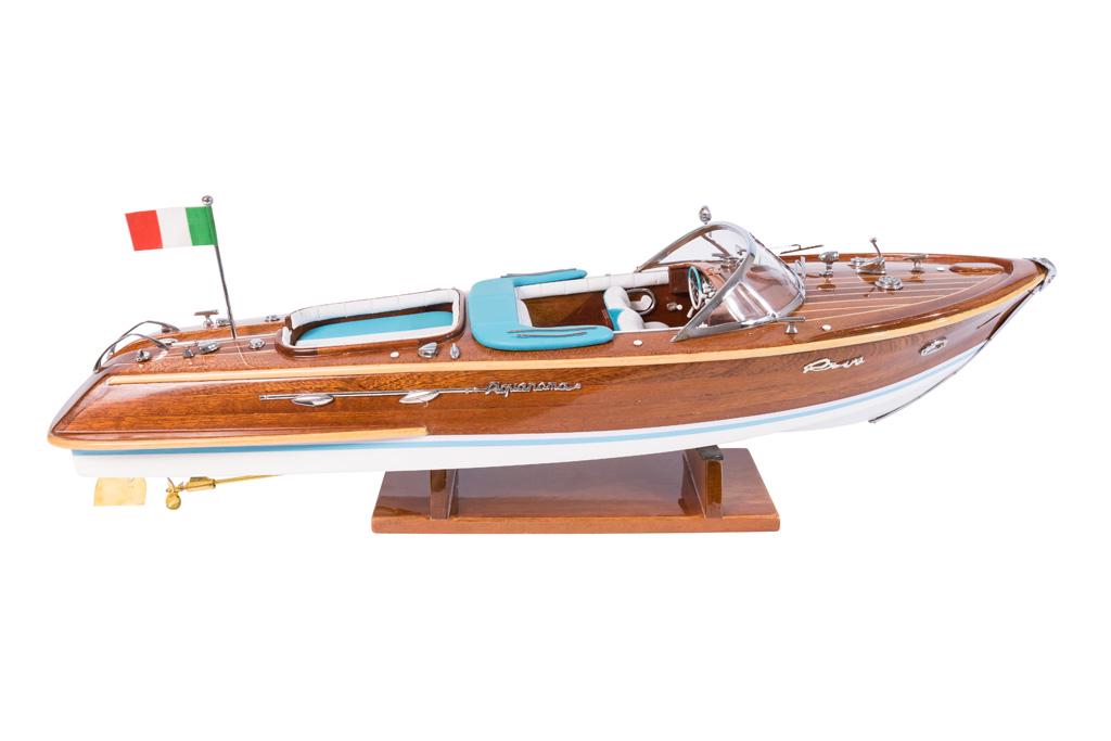 Riva Aquarama クラシックスピードボート 53 cm (20.8