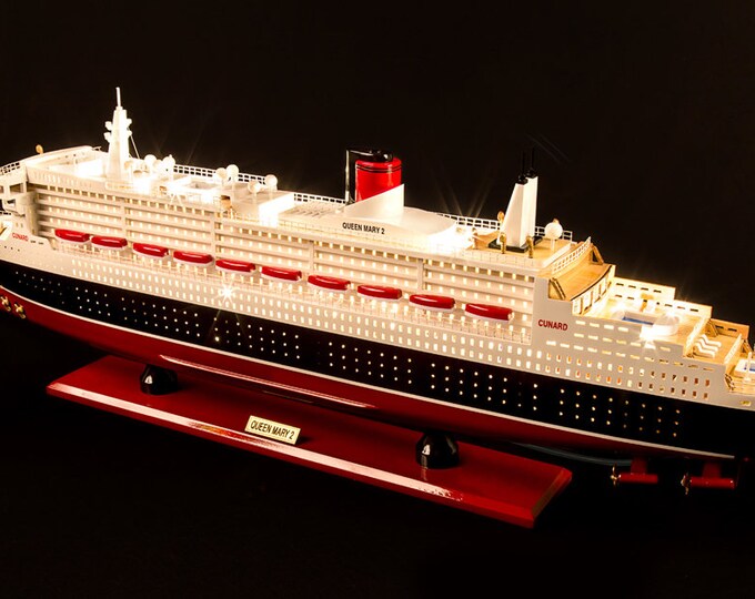 Queen Mary 2 Model Cruise With LED Lights 80cm (31.5