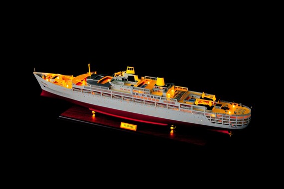 SS Oriana Model Cruise With LED Lights 86cm (34