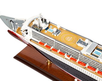 非常に精巧なクイーン・メリー2号クルーズ船模型（LEDライト付き）86cm