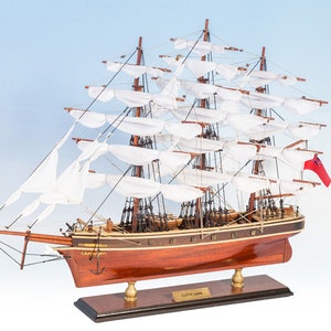 Cutty Sark (50cm) Model Tall Ship - Handcrafted wooden ship model replica - Fully assembled ship model - Great gift house decoration