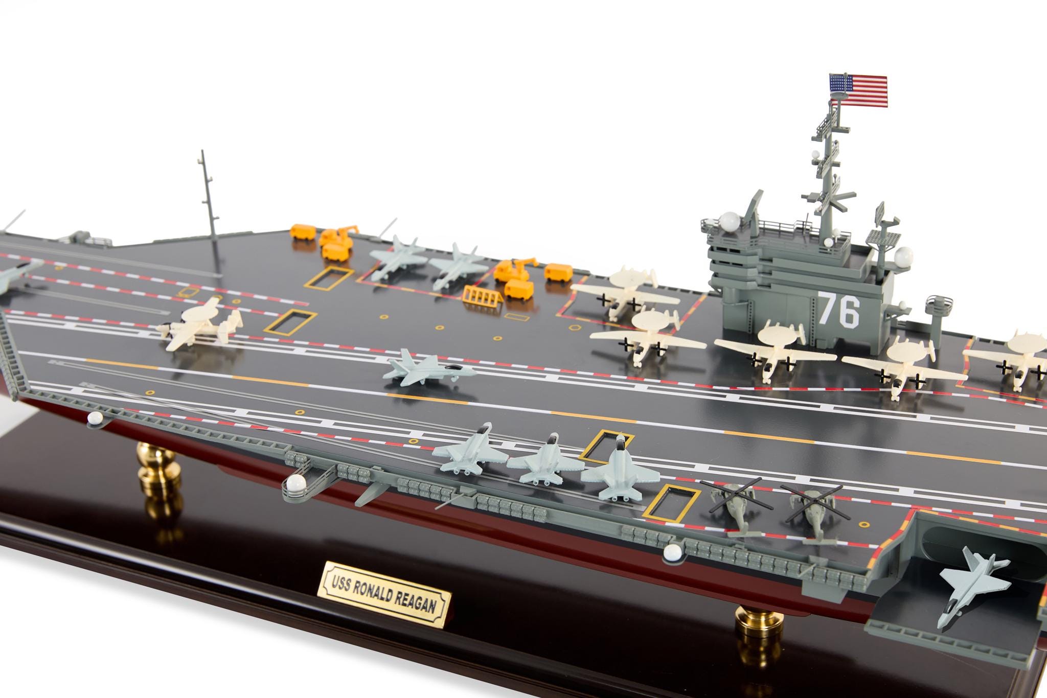 USS ロナルド・レーガン (CVN-76) 戦艦模型 - 木製軍艦模型 - イギリス