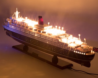 Queen Elizabeth II Model Cruise with LED lights 80cm (31.5&quot;) - Wooden Cruise Models, Wooden Ship Models, Models with Lights, Wooden Model