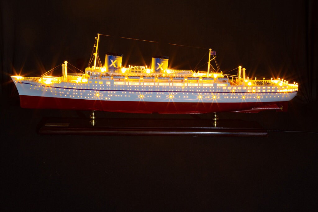 SS Australis (SS America) Model Cruise With LED Lights 86cm (33.5 ...