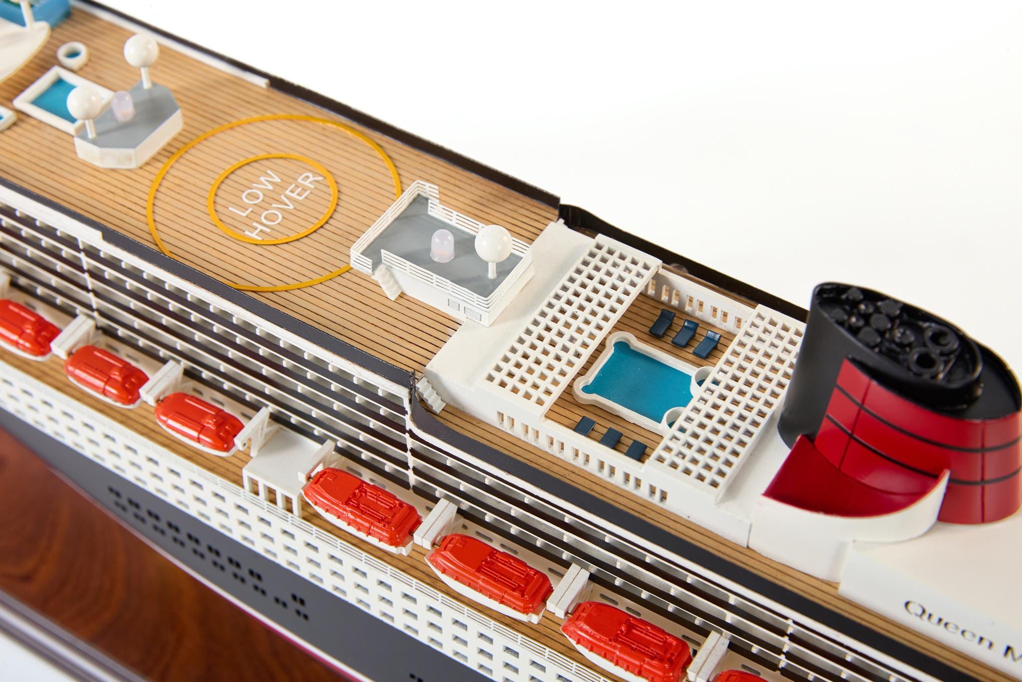 クイーン・メリー2号 クルーズ船モデル LEDライト付き 80 cm (31.5