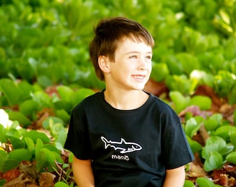 mano (shark) children's t-shirt