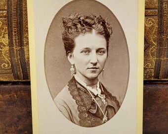 Striking Victorian Woman~CDV Photo~Younger Woman~Beautiful Earrings & Necklace