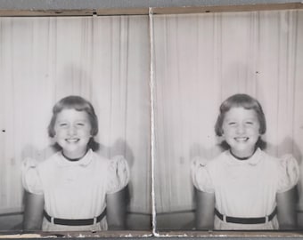Vintage Mutofilm Fotos von Lächelnden Mädchen 2 1/2 x 3 1/4