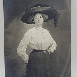 Merry Widow Hat~RPPC~Woman Huge Hat~Edwardian Fashion & Style