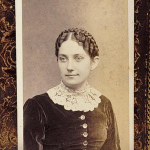 Woman Victorian Fashion & Hairstyle~CDV Photo~Troy Ohio