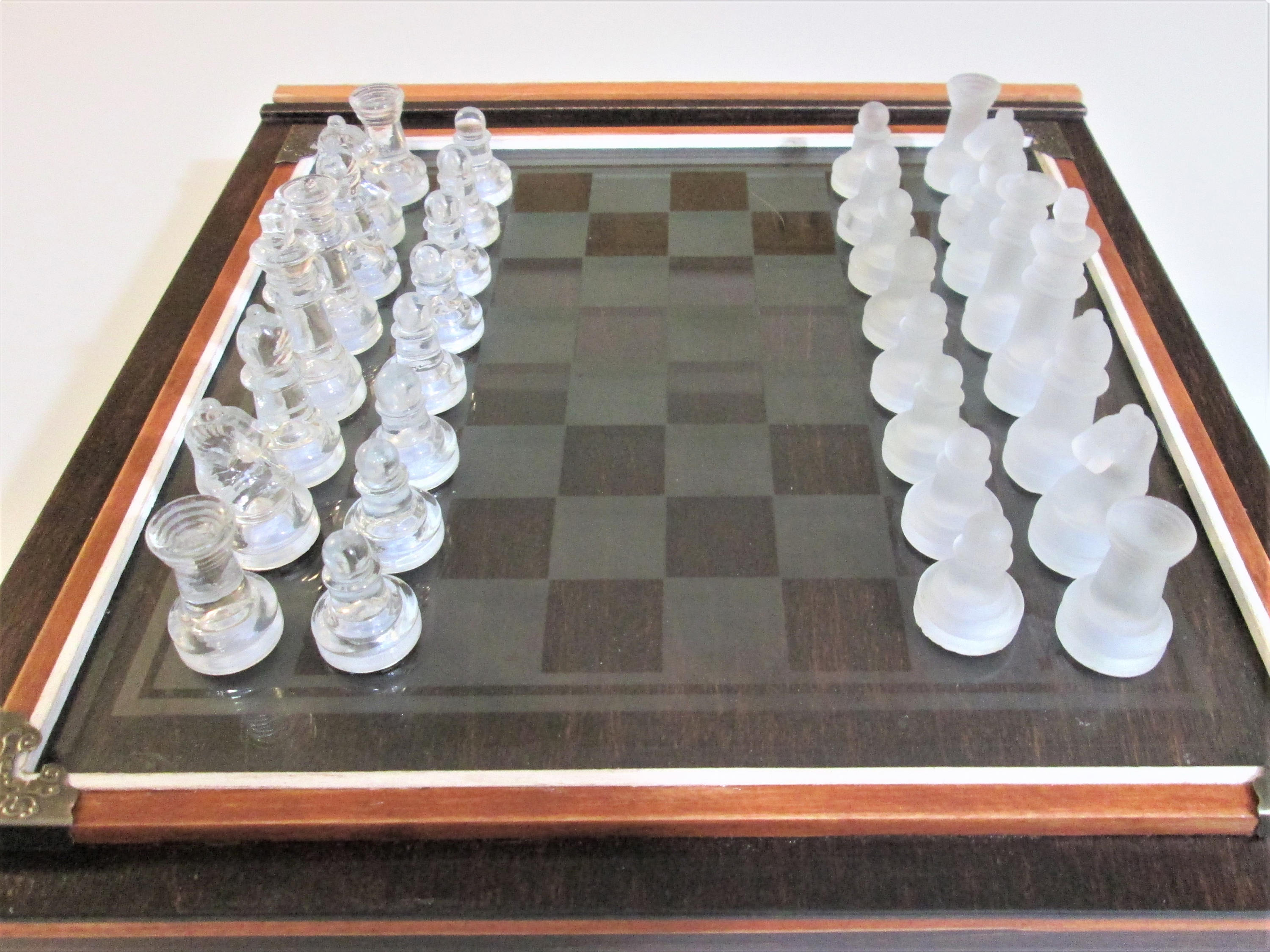 DELUXE BOMBAY CO. CAMBRIAN CHESS/BACKGAMMON/CHECKER SET DELUXE BOMBAY CO. CAMBRIAN CHESS/BACKGAMMON/CHECKER SET