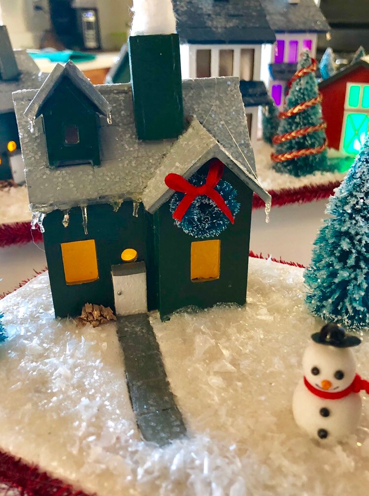 Miniature Christmas Sculpture, Sculpture with working lights, Diorama