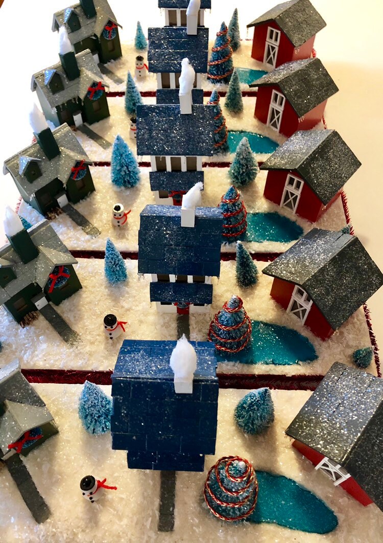 Miniature Christmas Sculpture, Sculpture with working lights, Diorama