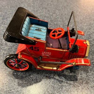 JAPAN TIN Toy Car Modern Toys