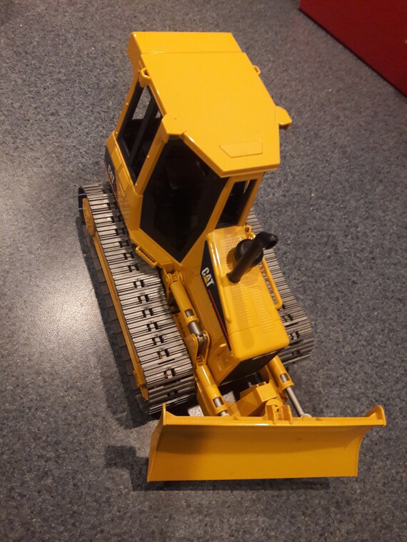 bruder caterpillar bulldozer