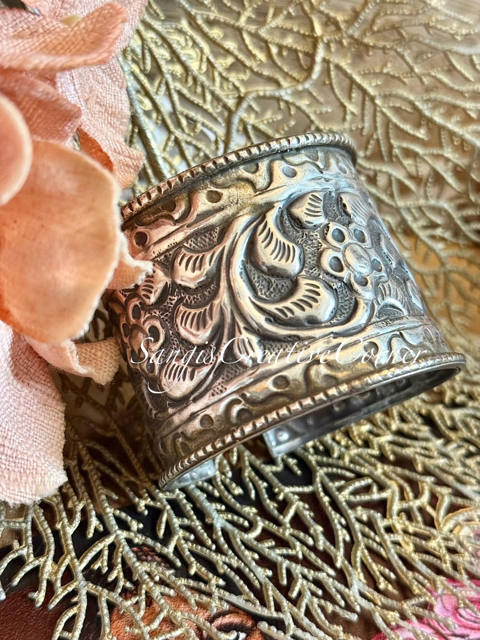 Chitai Bangle - Etsy