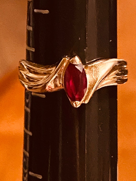 Vintage 10k Yellow Gold & Ruby Ring With Presenta… - image 2