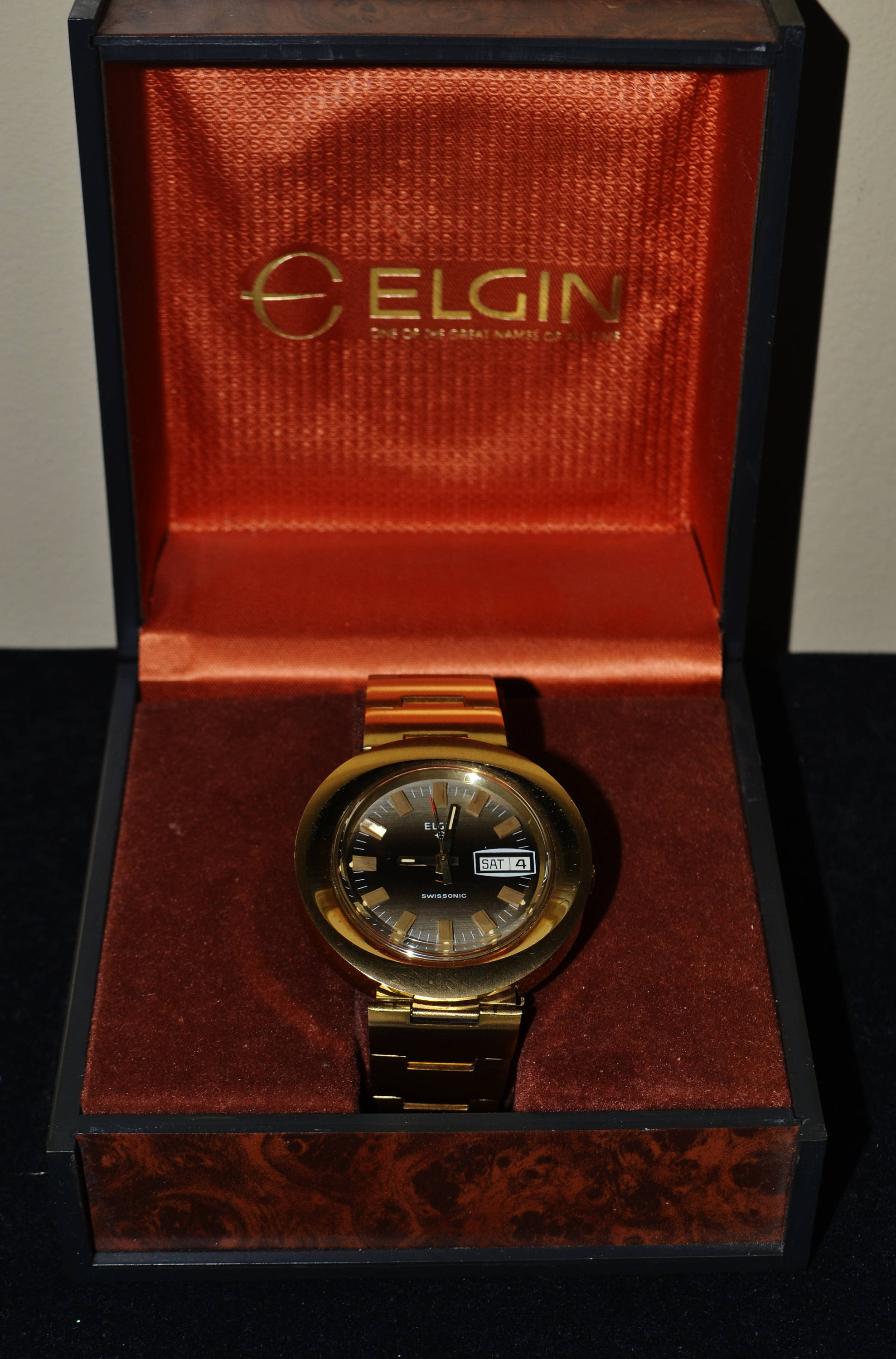elgin swissonic watch