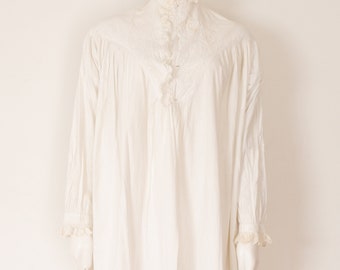 Antique White Edwardian Gown - Medium / Large 1920's Victorian Night Dress with Lace Collar