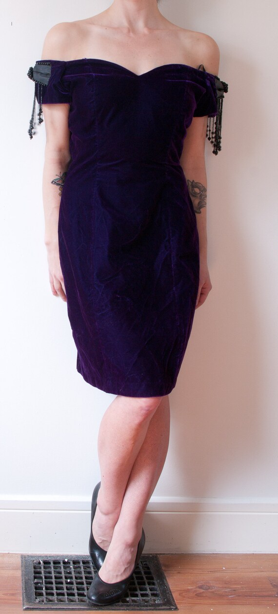 1980s Purple Velvet Party Dress / Vintage Beaded … - image 3