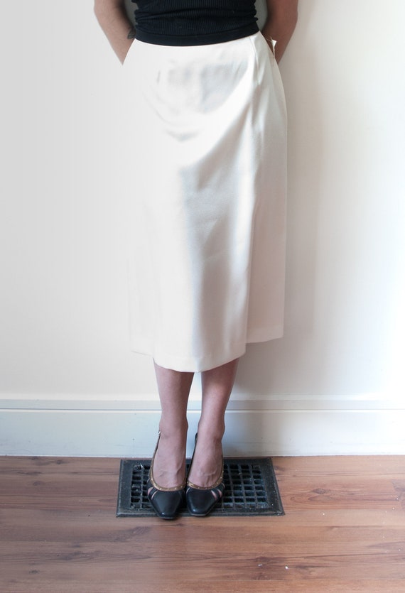 1970's White High Rise Cocktail Skirt / Vintage Wh