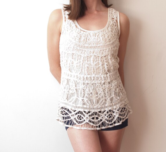 1970's White Crochet Tank Top / Vintage Sleeveless