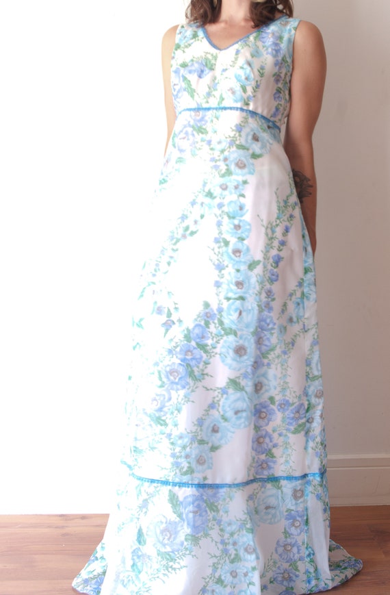 Vintage Blue & White Floral Maxi Dress 8