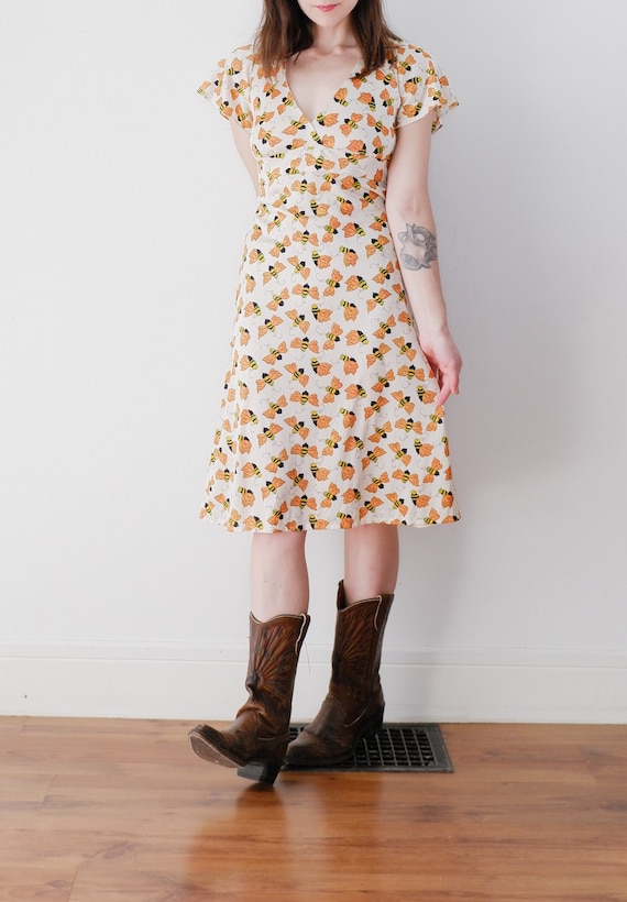 1970's Bee Print Summer Dress / Vintage Open Back