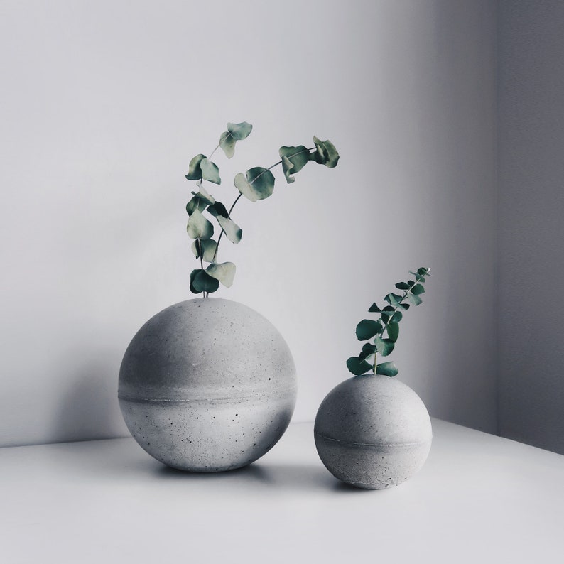 PLANET sphere concrete flower vase / paper weight / bookend Φ10cm image 1